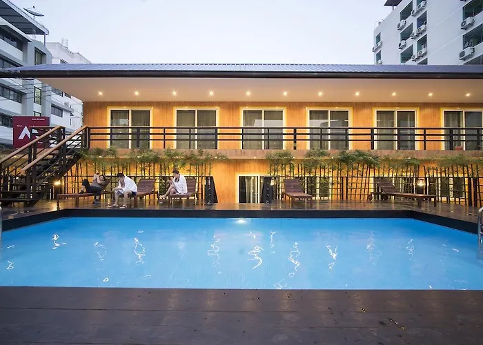 M - Mrt Huai Khwang Resort 3*