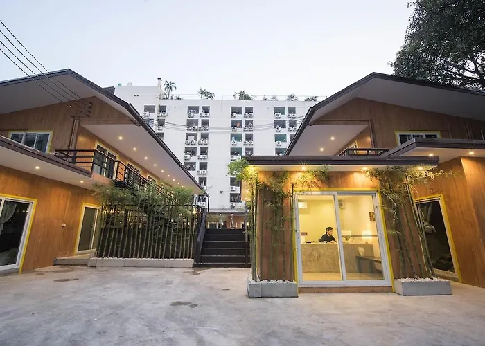 M - Mrt Huai Khwang Resort 3*