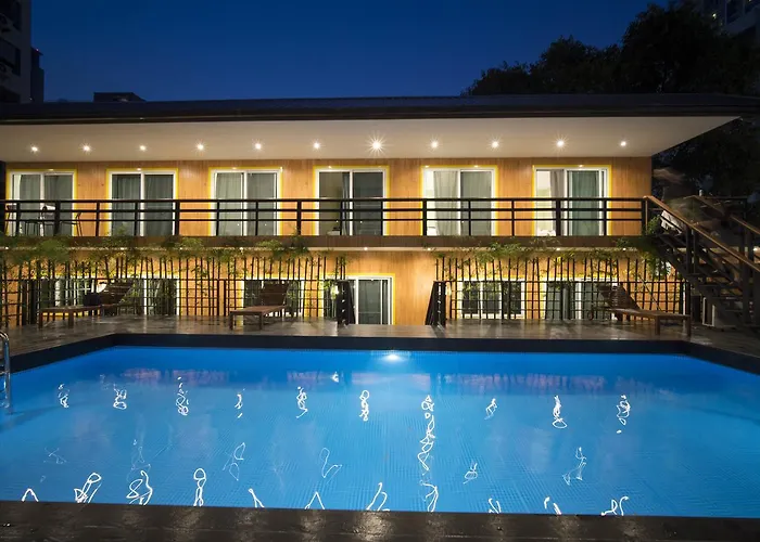 Resort M - Mrt Huai Khwang 3*