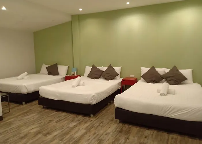 M - Mrt Huai Khwang Resort 3*